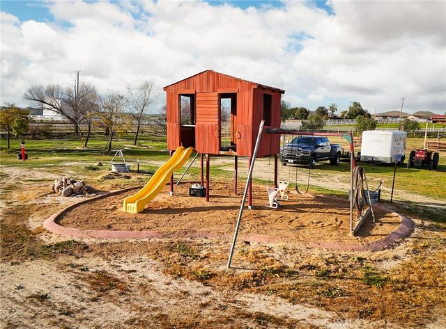 9446 Kern River, Bakersfield, CA 93308