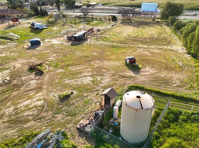 9446 Kern River, Bakersfield, CA 93308