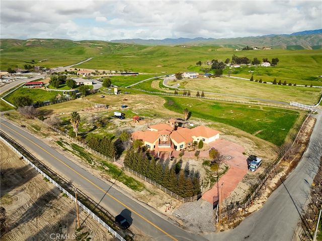 9446 Kern River, Bakersfield, CA 93308