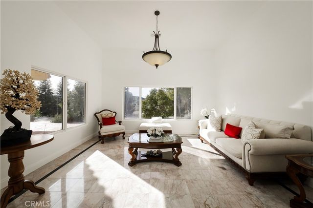 9446 Kern River, Bakersfield, CA 93308