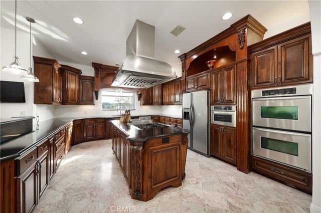 9446 Kern River, Bakersfield, CA 93308