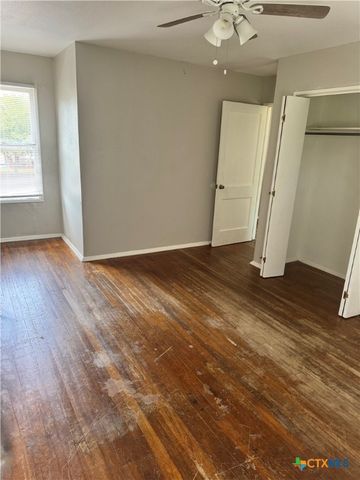 3001 E Rio Grande Street, Victoria, TX 77901