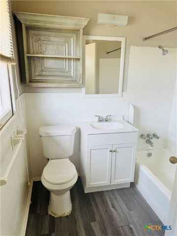 3001 E Rio Grande Street, Victoria, TX 77901