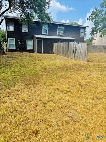 3001 E Rio Grande Street, Victoria, TX 77901