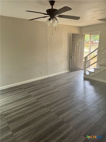 3001 E Rio Grande Street, Victoria, TX 77901