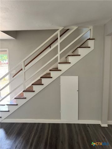 3001 E Rio Grande Street, Victoria, TX 77901