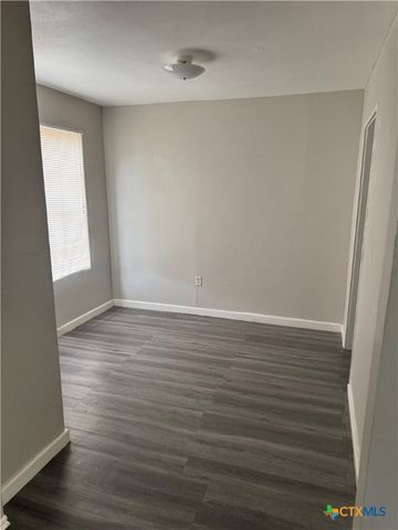 3001 E Rio Grande Street, Victoria, TX 77901