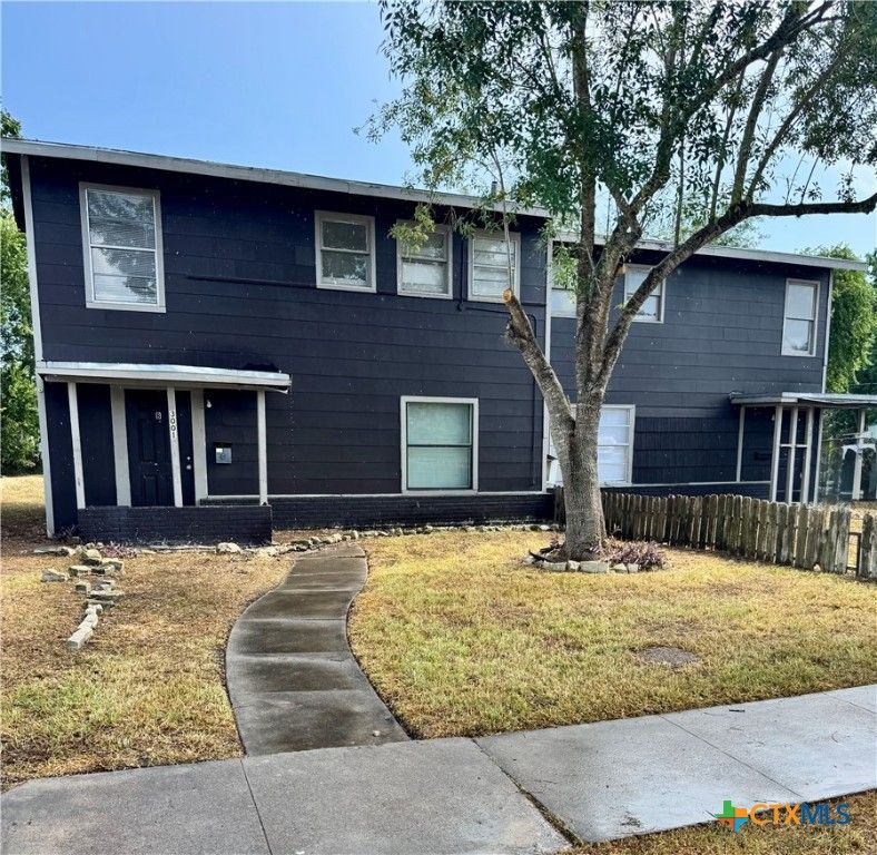 3001 E Rio Grande Street, Victoria, TX 77901