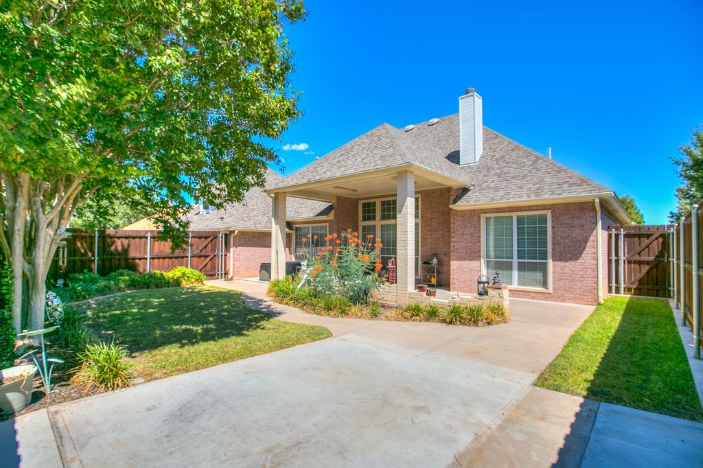 Image 6 of property listing at 3529 Silver Spur Drive, San Angelo, TX 76904
