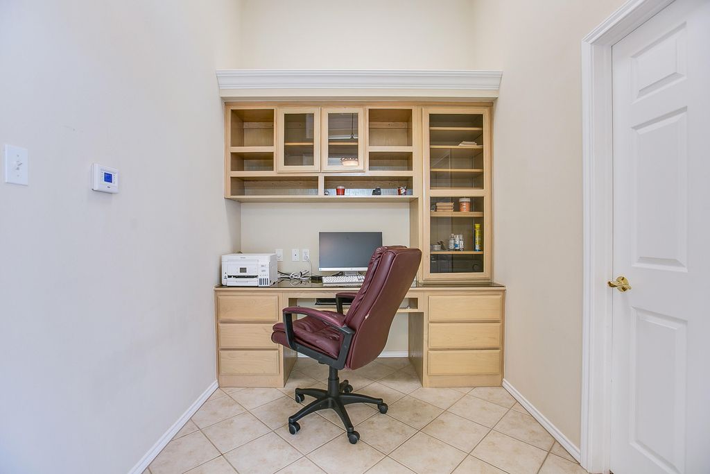 Image 8 of property listing at 3529 Silver Spur Drive, San Angelo, TX 76904