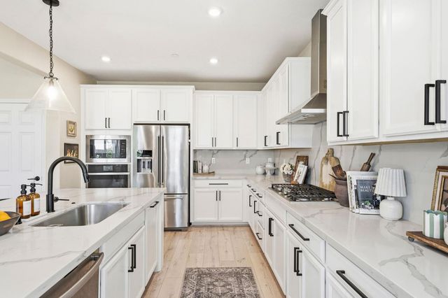 4305 Hydra Cir, Roseville, CA 95747
