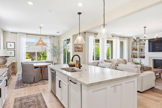 4305 Hydra Cir, Roseville, CA 95747