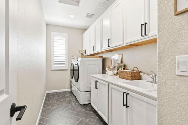 4305 Hydra Cir, Roseville, CA 95747