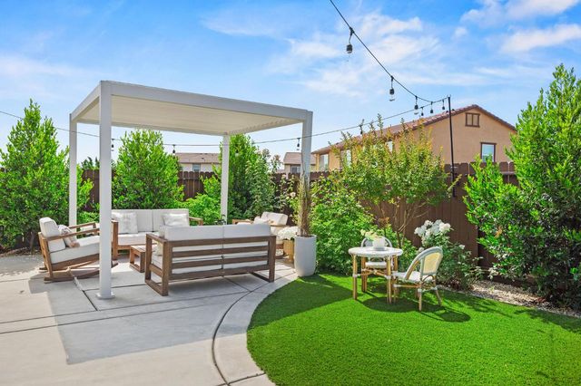 4305 Hydra Cir, Roseville, CA 95747