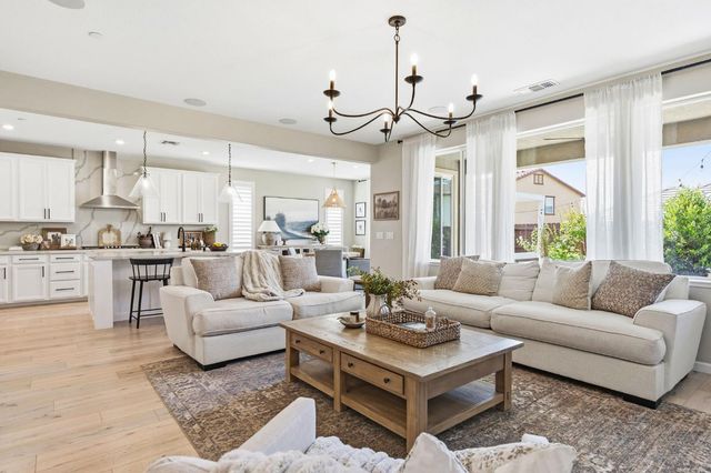 4305 Hydra Cir, Roseville, CA 95747
