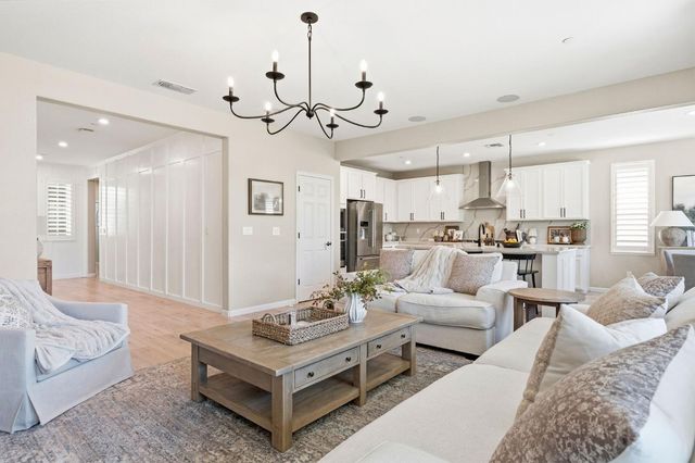 4305 Hydra Cir, Roseville, CA 95747