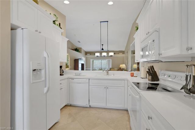 8640 Cedar Hammock CIR # 524, Naples, FL 34112