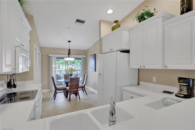 8640 Cedar Hammock CIR # 524, Naples, FL 34112