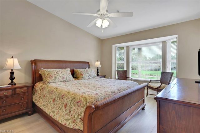 8640 Cedar Hammock CIR # 524, Naples, FL 34112