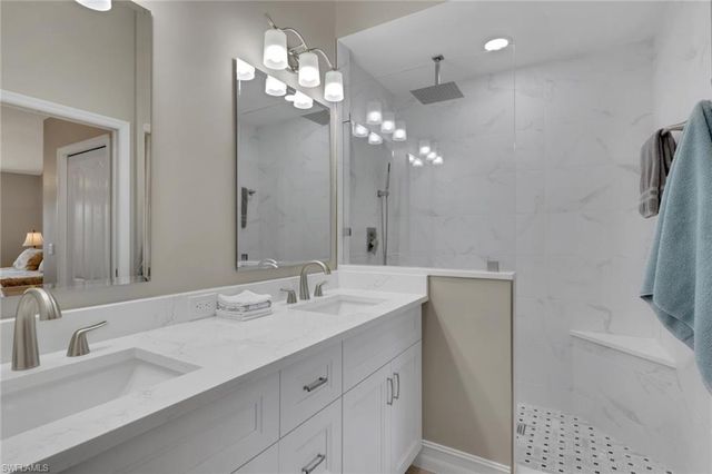 8640 Cedar Hammock CIR # 524, Naples, FL 34112