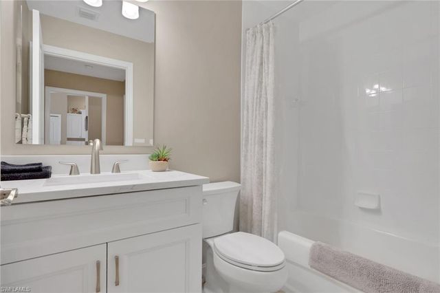 8640 Cedar Hammock CIR # 524, Naples, FL 34112