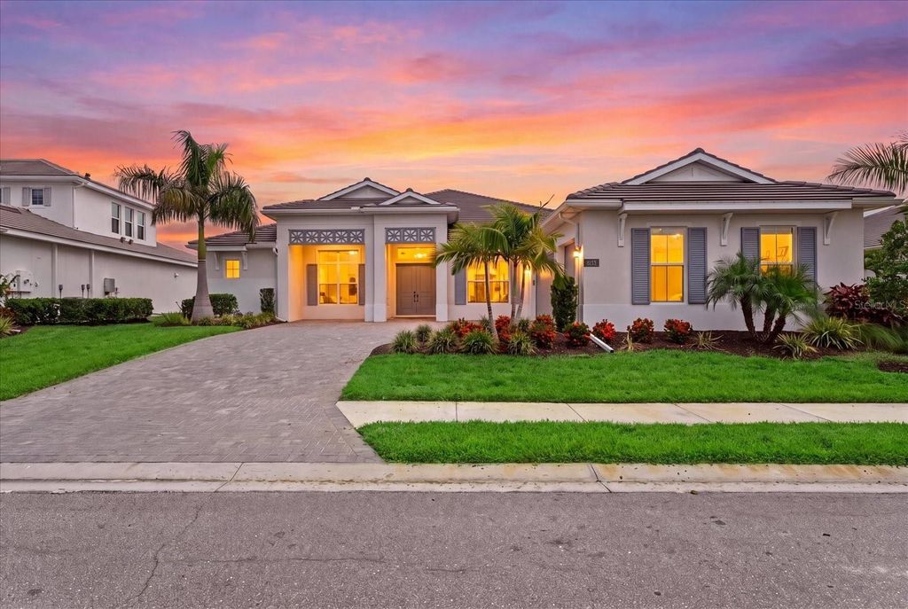 Image 2 of property listing at 8133 NEVIS RUN, Bradenton, FL 34202