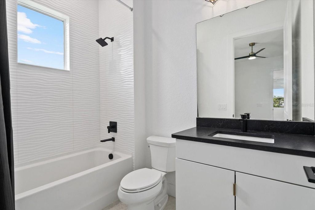Image 36 of property listing at 8133 NEVIS RUN, Bradenton, FL 34202