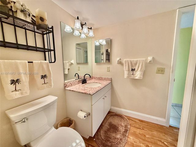 318 Lakeview Dr 203, Weston, FL 33326