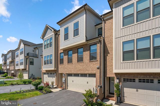232 HICKORY HOLLOW CT, Cockeysville, MD 21030