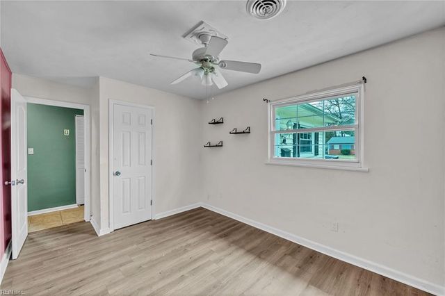 702 Nottingham DR, Hampton, VA 23669