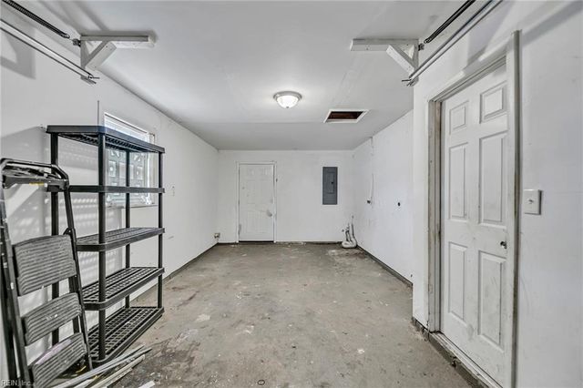 702 Nottingham DR, Hampton, VA 23669