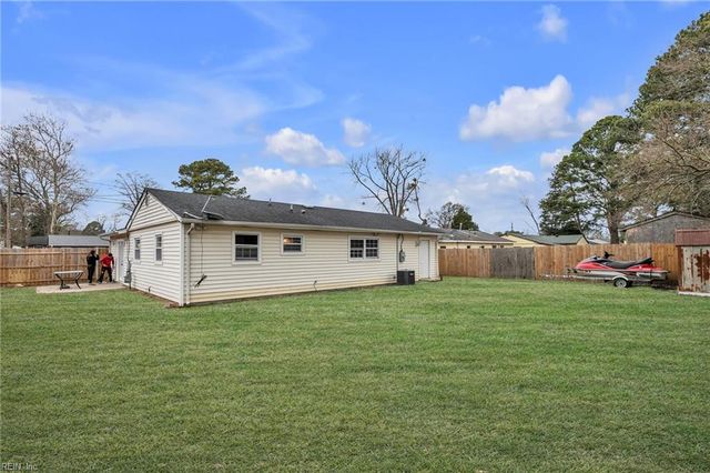 702 Nottingham DR, Hampton, VA 23669