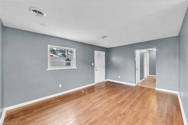 702 Nottingham DR, Hampton, VA 23669