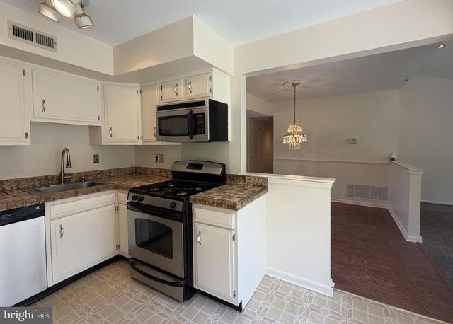 29 ARGYLE AVE, Blackwood, NJ 08012