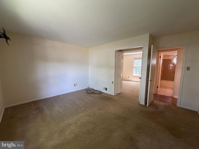 29 ARGYLE AVE, Blackwood, NJ 08012