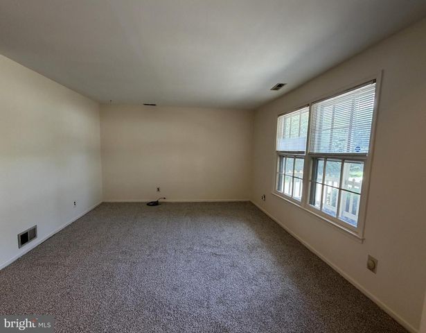 29 ARGYLE AVE, Blackwood, NJ 08012