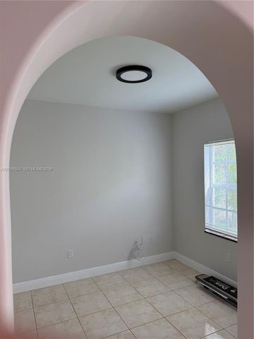 533 Minorca Ave, Coral Gables, FL 33134