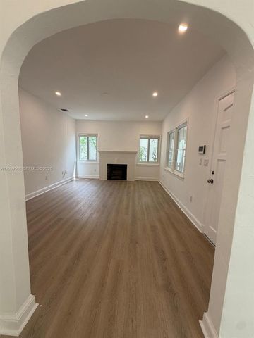 533 Minorca Ave, Coral Gables, FL 33134