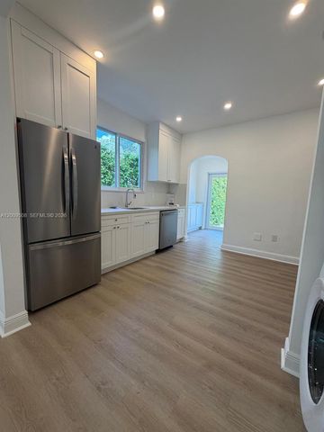 533 Minorca Ave, Coral Gables, FL 33134