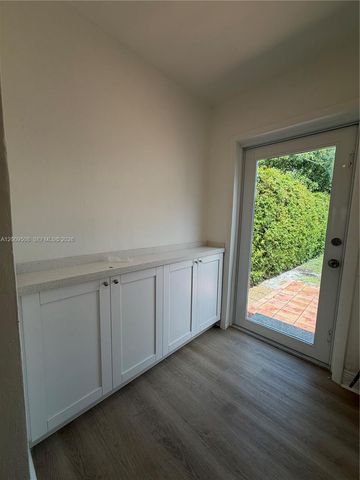 533 Minorca Ave, Coral Gables, FL 33134