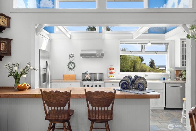 17257 Olympic View Drive NW, Silverdale, WA 98383
