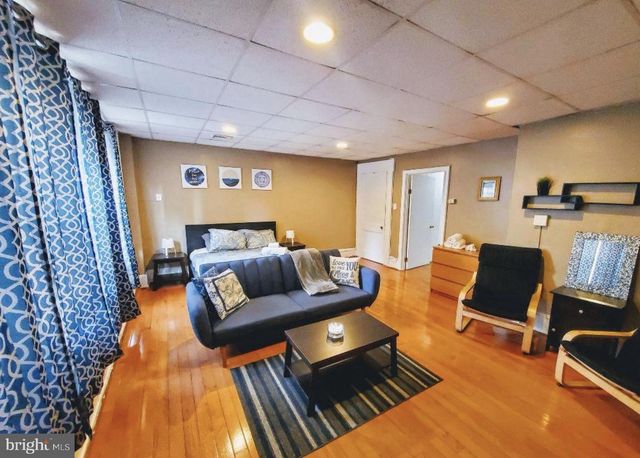 1837 CHESTNUT ST, Philadelphia, PA 19103