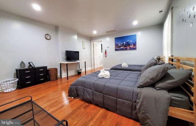 1837 CHESTNUT ST, Philadelphia, PA 19103