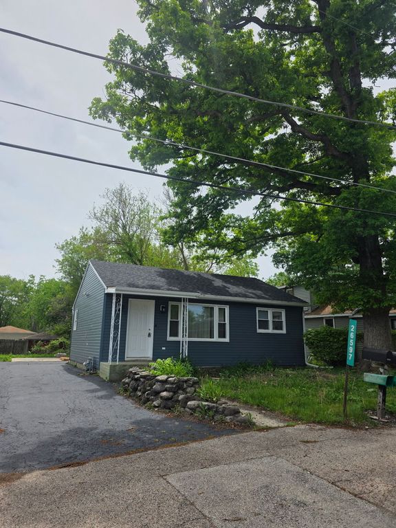 26597 W maple Street, Antioch, IL 60002