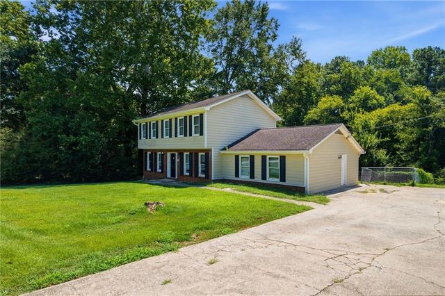 2513 Whisper Trail, Douglasville, GA 30135