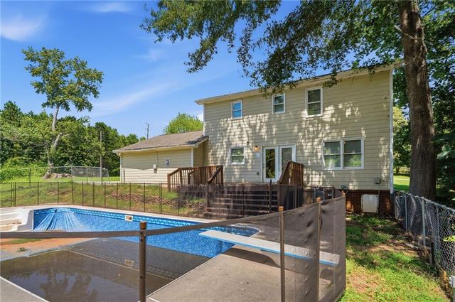 2513 Whisper Trail, Douglasville, GA 30135