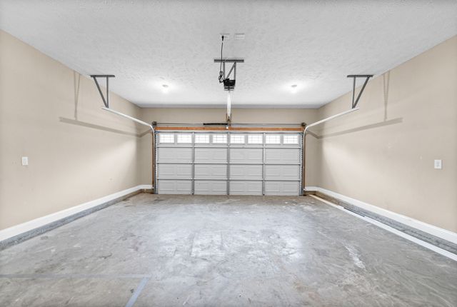 880 Cherry Blossom Lane, Clarksville, TN 37040