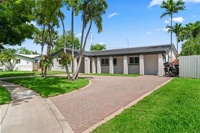 930 NE 182nd Ter, North Miami Beach, FL 33162