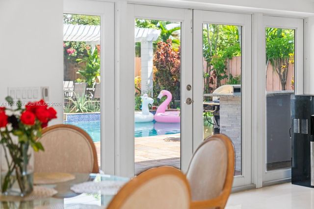 930 NE 182nd Ter, North Miami Beach, FL 33162