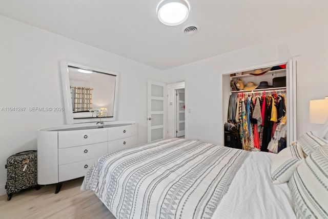 930 NE 182nd Ter, North Miami Beach, FL 33162